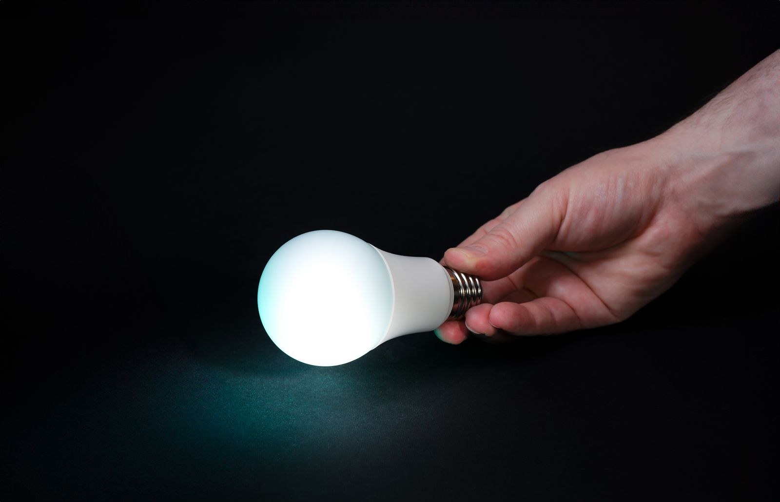 How to change a bulb