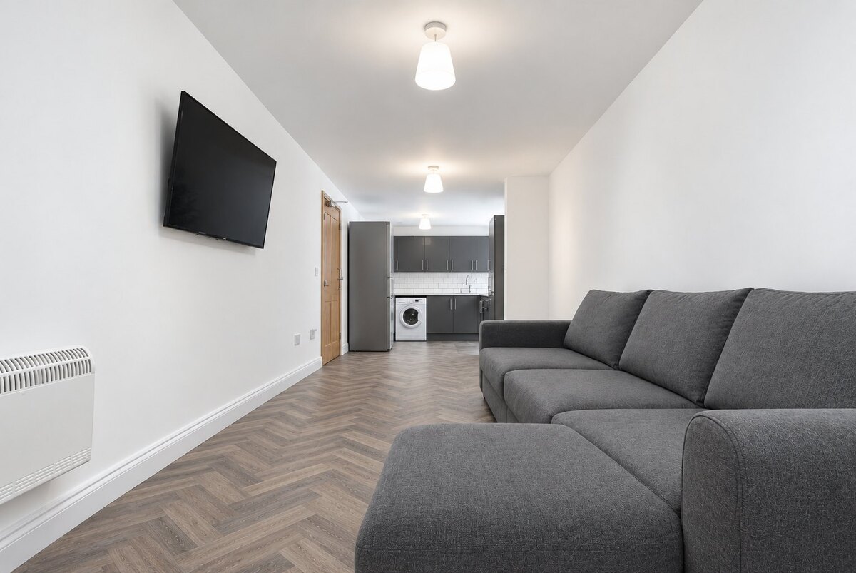 Woodville Road, Flat 2