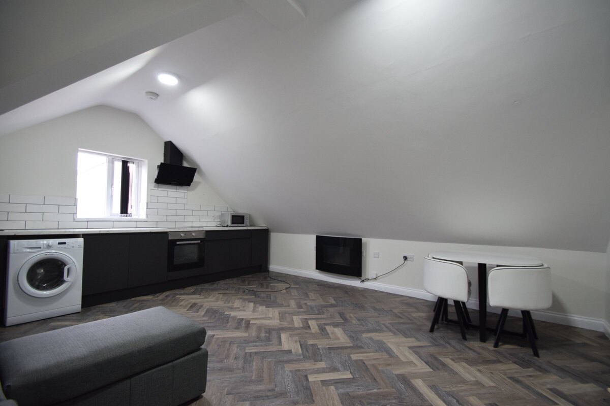 Woodville Road, Flat 3