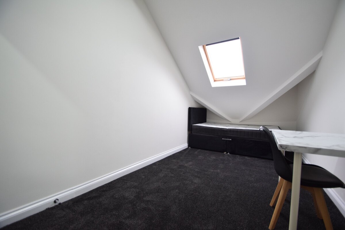Woodville Road, Flat 3