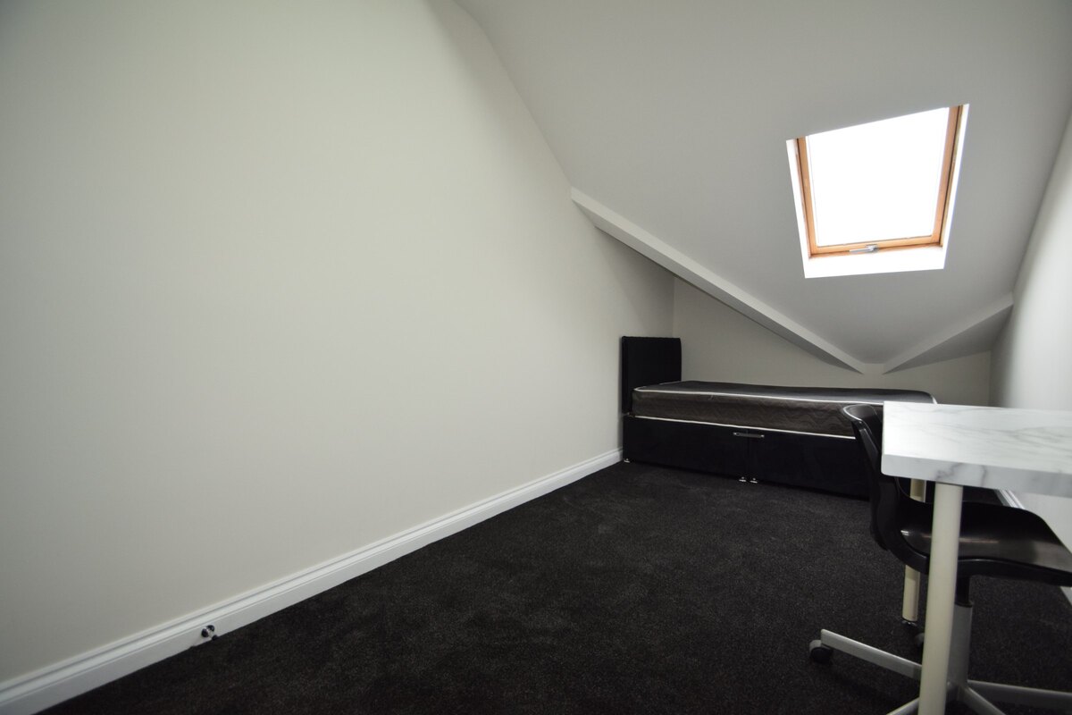 Woodville Road, Flat 3