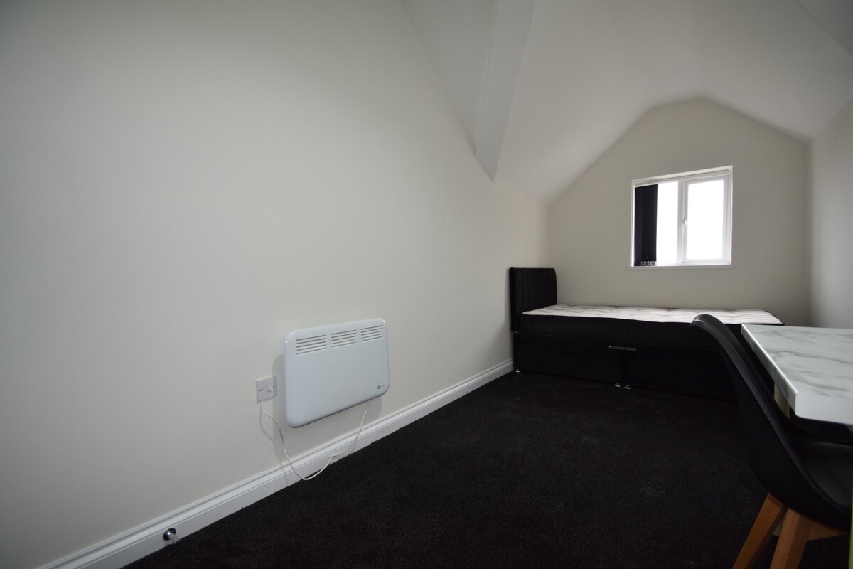 Woodville Road, Flat 3
