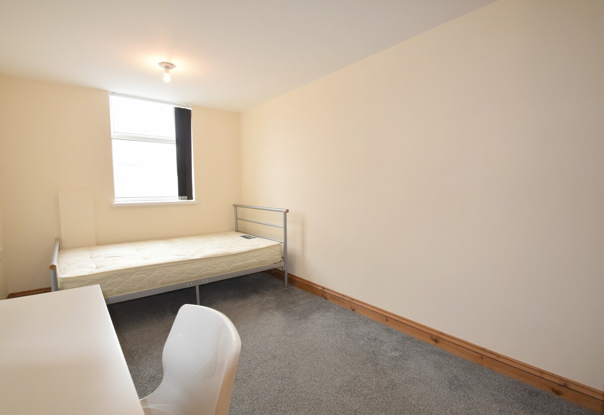 Wyeverne Road