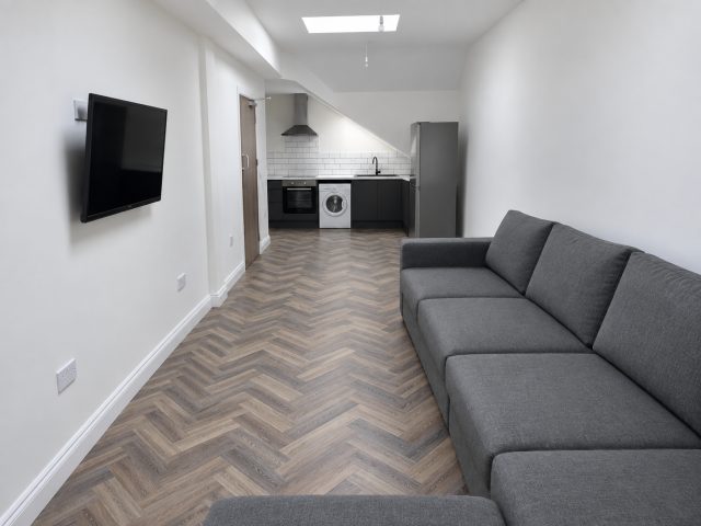 Woodville Road, Flat 4